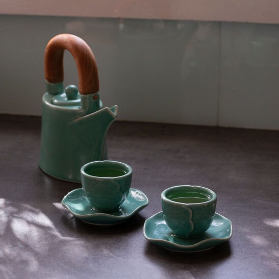 Australian Green Tea teapot and cups